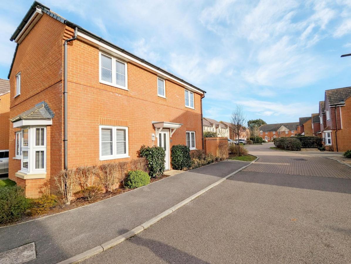 Happy Days Villa Yapton Exterior photo