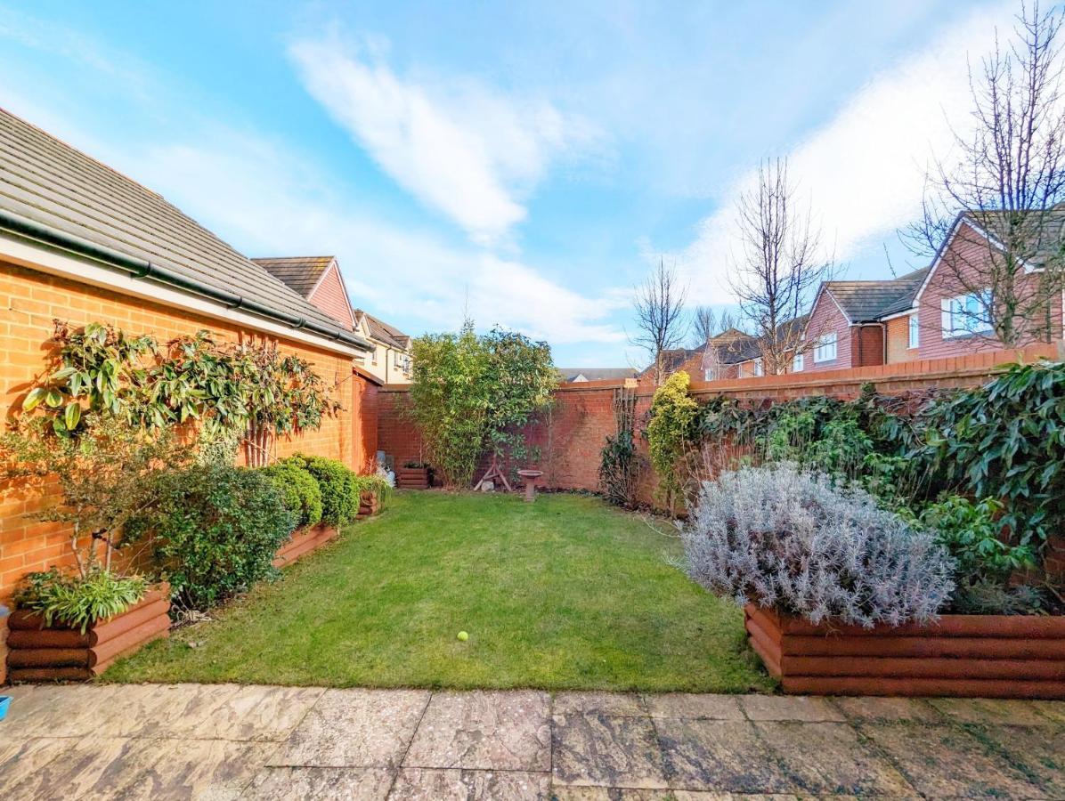 Happy Days Villa Yapton Exterior photo