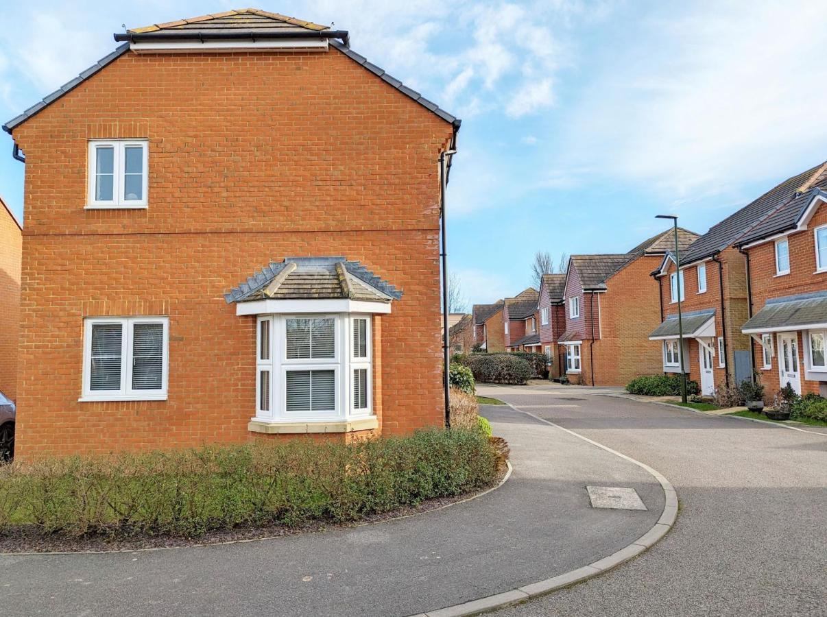 Happy Days Villa Yapton Exterior photo
