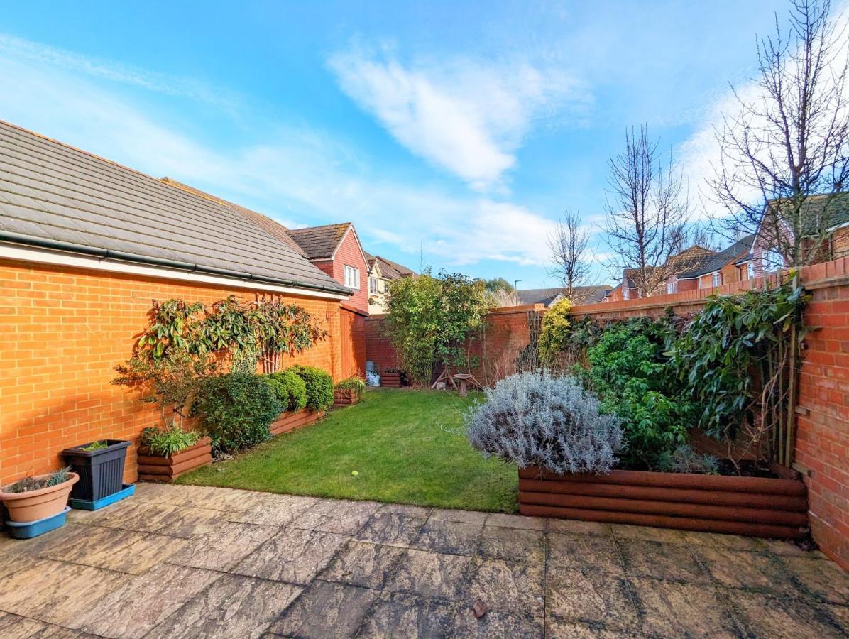 Happy Days Villa Yapton Exterior photo
